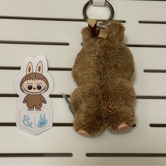 Confirmed: & - Picture 2 of 3